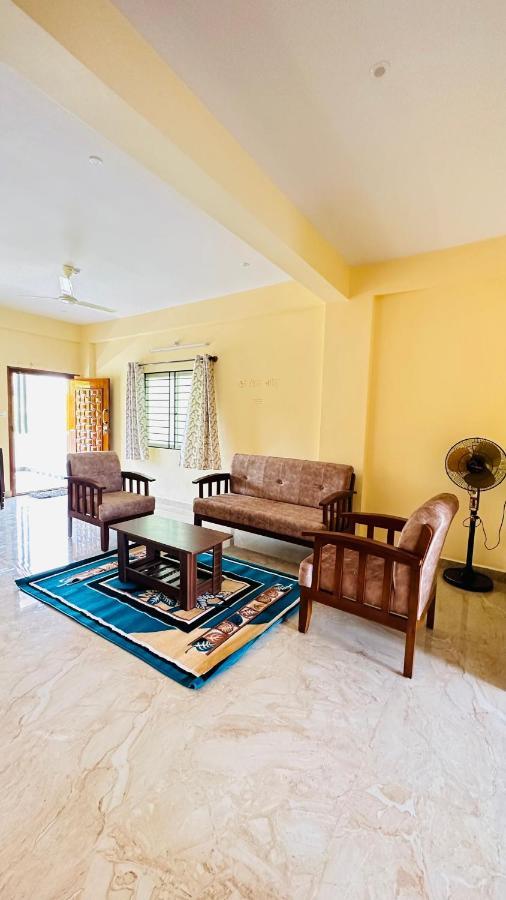 Navile Apartments Чикмагалур Экстерьер фото